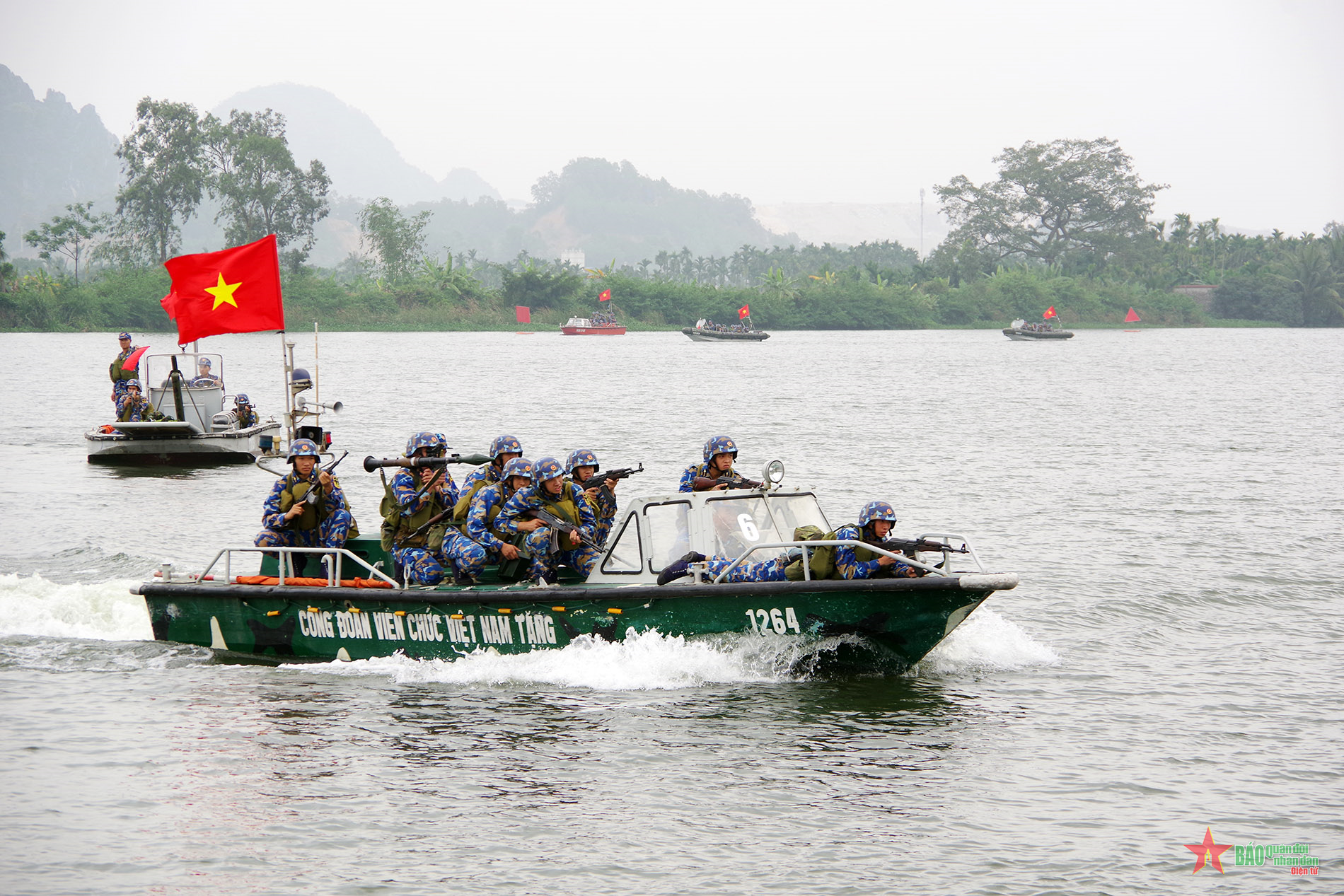 Hải quân đánh bộ diễn tập tái chiếm đảo